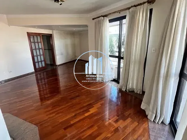 Apartamento com 230m² 3 quartos e 2 banheiros, à venda, no bairro Centro em Pouso Alegre