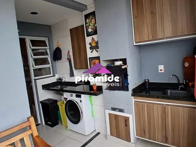 Apartamento 2 quartos e 2 banheiros, à venda, no bairro Jardim Oriente em São José dos Campos