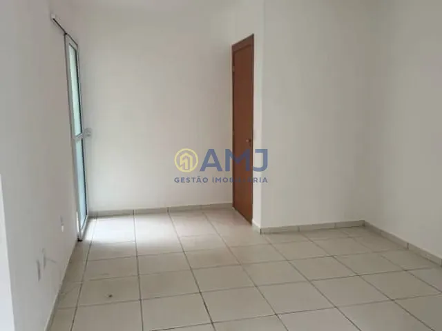 Apartamento 2 quartos e 1 banheiro, à venda, no bairro Parque das Nações em Aparecida de Goiânia