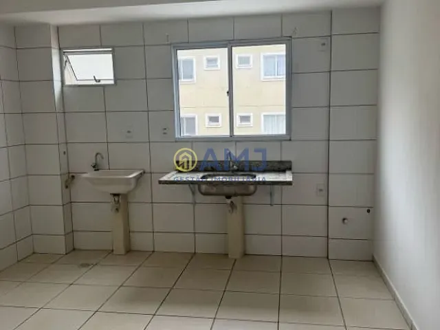 Apartamento 2 quartos e 1 banheiro, à venda, no bairro Parque das Nações em Aparecida de Goiânia