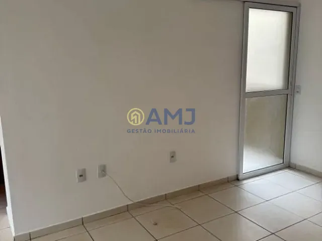 Apartamento 2 quartos e 1 banheiro, à venda, no bairro Parque das Nações em Aparecida de Goiânia