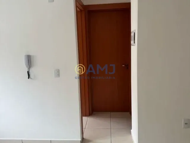 Apartamento 2 quartos e 1 banheiro, à venda, no bairro Parque das Nações em Aparecida de Goiânia