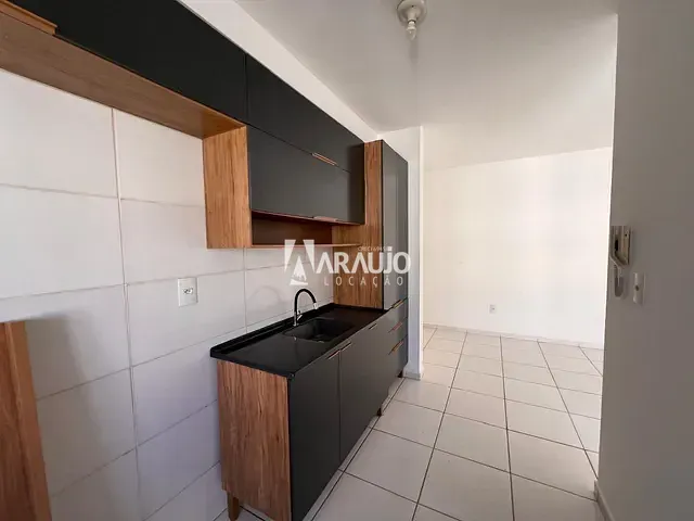 Apartamento 2 quartos e 1 banheiro, para alugar, no bairro Espinheiros em Itajaí