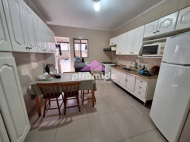Apartamento com 82m² 2 quartos e 1 banheiro, à venda, no bairro Centro em Caraguatatuba