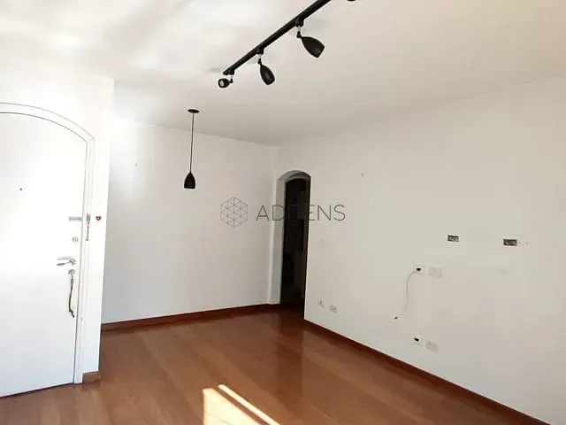 Apartamento 1 quarto e 1 banheiro, para alugar, no bairro Itaim Bibi em São Paulo