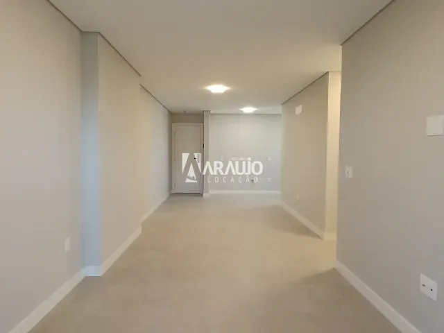 Apartamento 2 quartos e 1 banheiro, para alugar, no bairro Centro em Itajaí