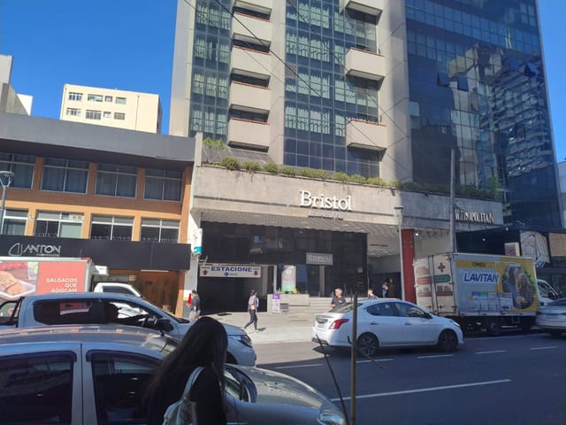 Apartamento 1 quarto e 2 banheiros, à venda, no bairro Centro em Curitiba