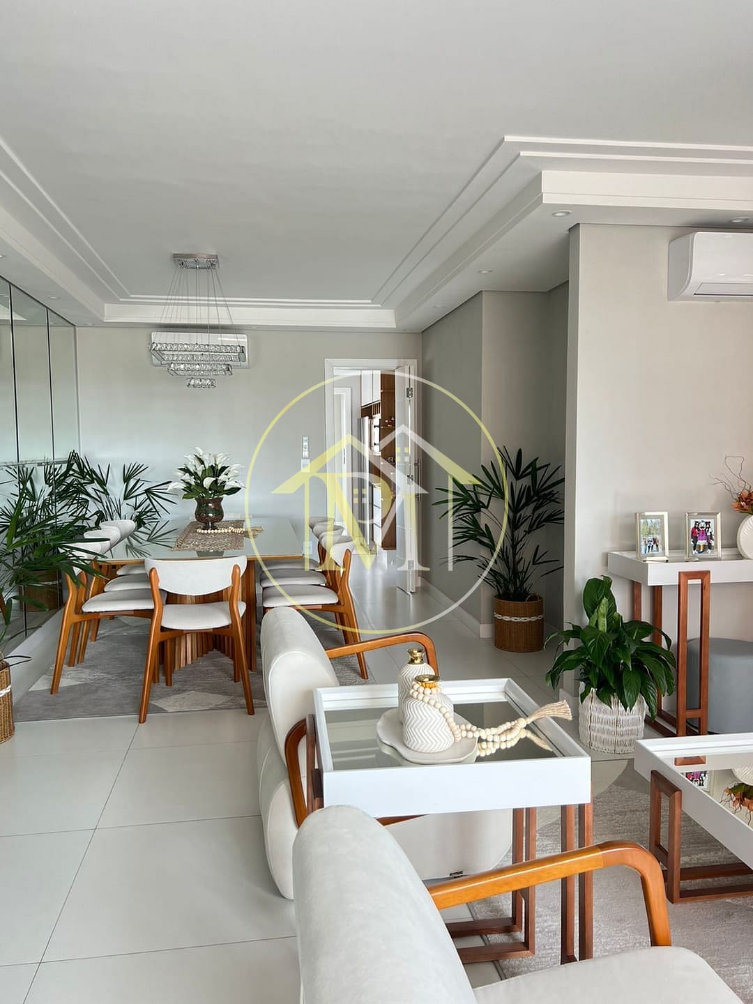 Apartamento à venda com 3 quartos, 150m² - Foto 1