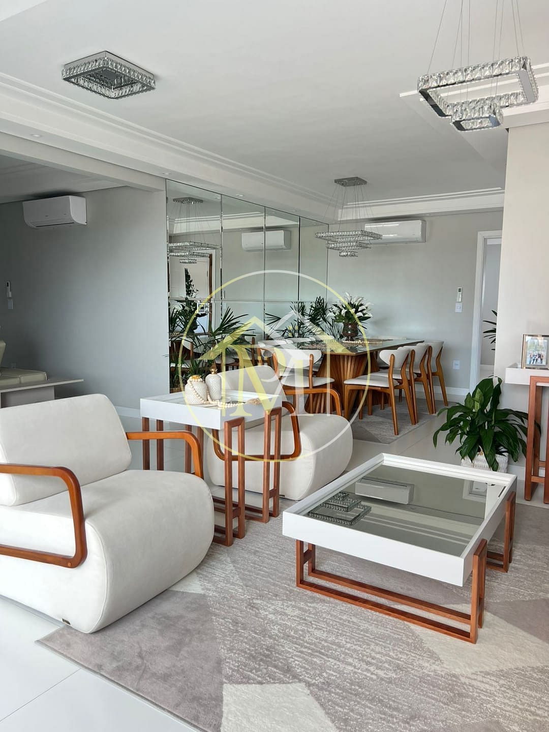 Apartamento à venda com 3 quartos, 150m² - Foto 2