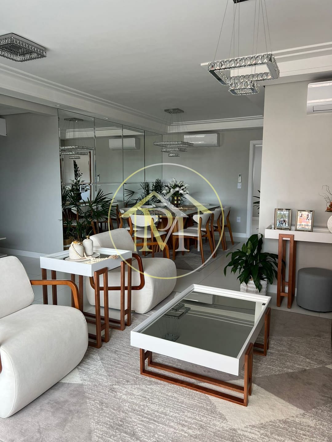 Apartamento à venda com 3 quartos, 150m² - Foto 3