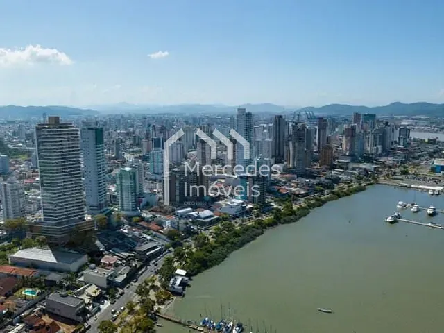 Apartamento 4 quartos e 4 banheiros, à venda, no bairro Fazenda em Itajaí