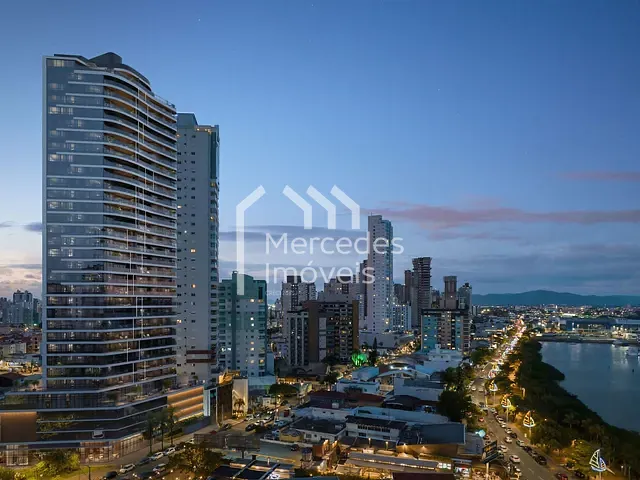 Apartamento 4 quartos e 4 banheiros, à venda, no bairro Fazenda em Itajaí
