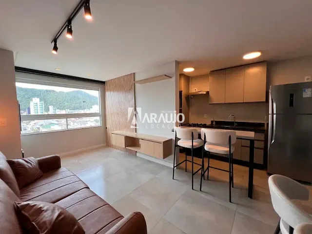 Apartamento 2 quartos e 1 banheiro, para alugar, no bairro Vila Operária em Itajaí
