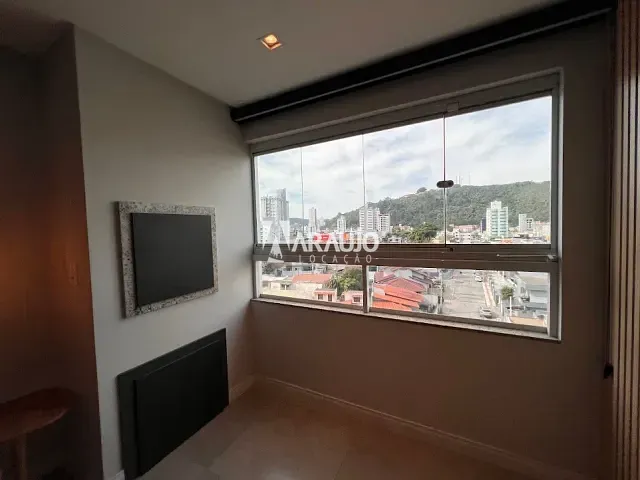 Apartamento 2 quartos e 1 banheiro, para alugar, no bairro Vila Operária em Itajaí