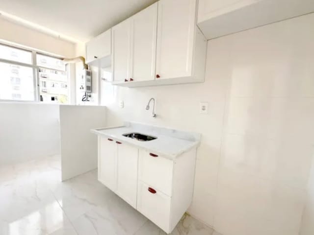 Apartamento 2 quartos e 1 banheiro, à venda, no bairro Barra da Tijuca em Rio de Janeiro