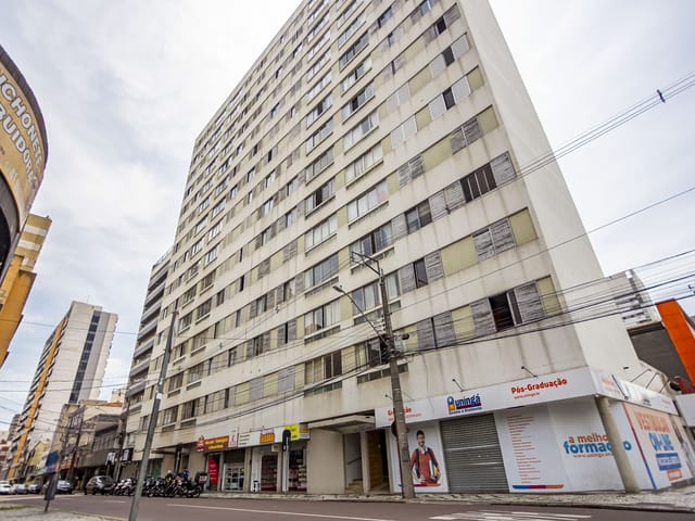 Apartamento 3 quartos e 2 banheiros, à venda, no bairro Centro em Curitiba