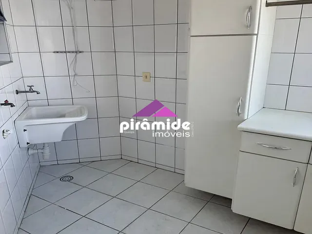 Apartamento 3 quartos e 1 banheiro, para alugar, no bairro Jardim Aquárius em São José dos Campos