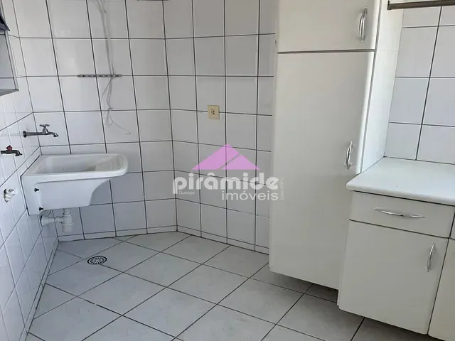 Apartamento 3 quartos e 1 banheiro, para alugar, no bairro Jardim Aquárius em São José dos Campos