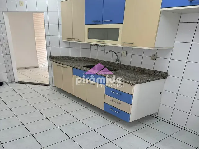 Apartamento 3 quartos e 1 banheiro, para alugar, no bairro Jardim Aquárius em São José dos Campos
