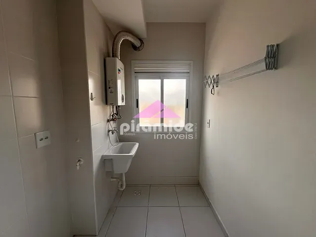 Apartamento 2 quartos e 1 banheiro, para alugar, no bairro Centro em Jacareí