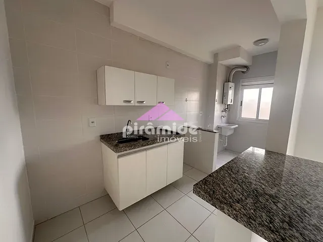 Apartamento 2 quartos e 1 banheiro, para alugar, no bairro Centro em Jacareí