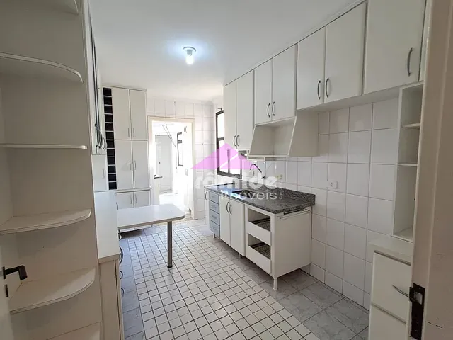 Apartamento 3 quartos e 3 banheiros, para alugar, no bairro Bosque dos Eucaliptos em São José dos Campos