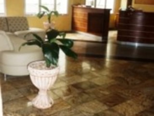 Apartamento 2 quartos e 2 banheiros, à venda, no bairro Rebouças em Curitiba
