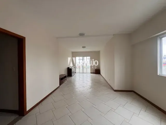 Apartamento 3 quartos e 2 banheiros, para alugar, no bairro Centro em Itajaí