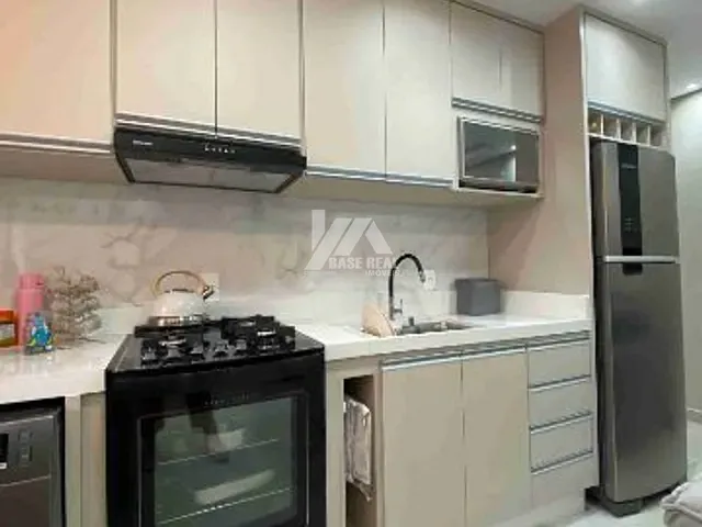 Apartamento 2 quartos e 2 banheiros, à venda, no bairro Contorno em Ponta Grossa