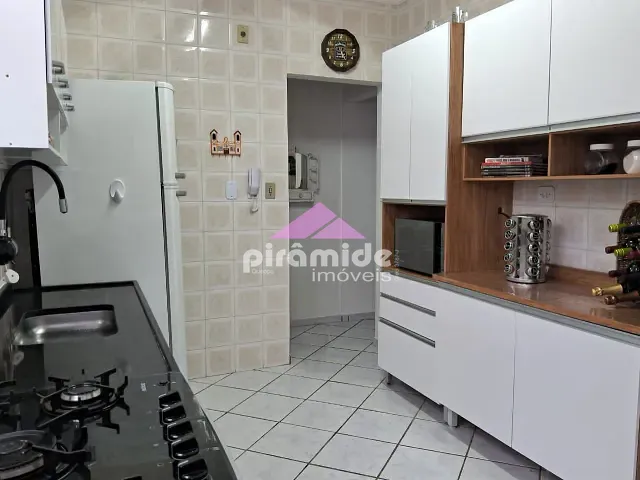 Apartamento 2 quartos e 2 banheiros, à venda, no bairro Martim de Sá em Caraguatatuba