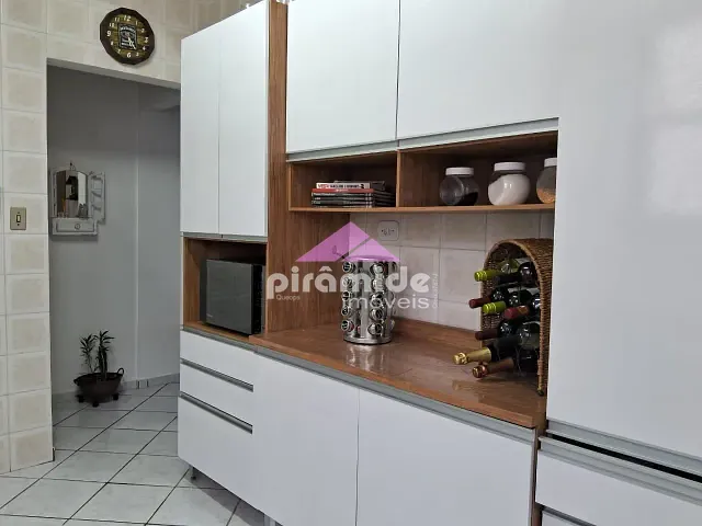 Apartamento 2 quartos e 2 banheiros, à venda, no bairro Martim de Sá em Caraguatatuba