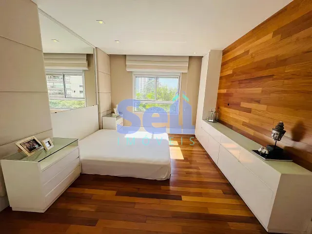 Apartamento com 200m² 4 quartos e 5 banheiros, à venda, no bairro Vila Andrade em São Paulo