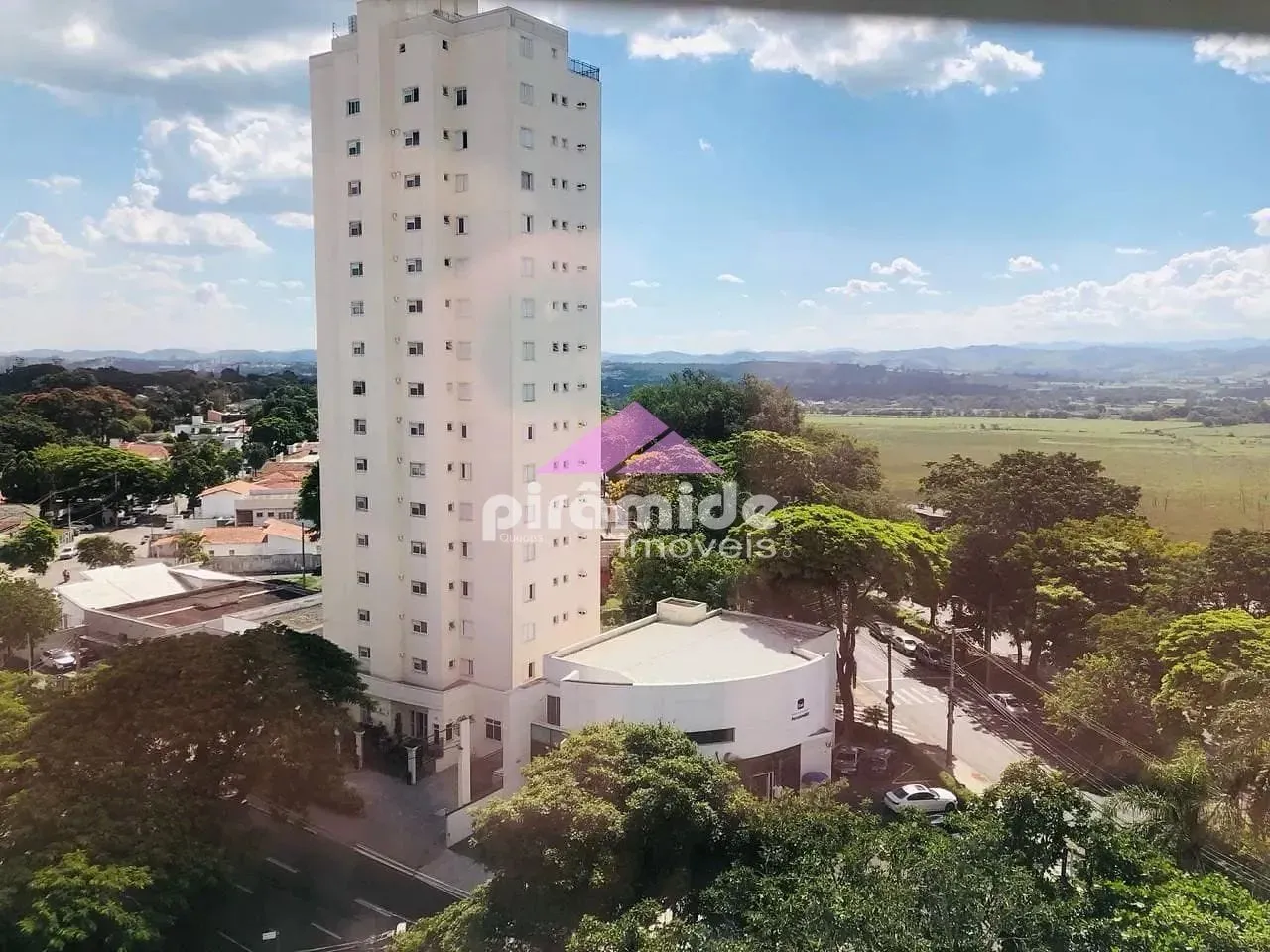 Apartamento, 3 quartos, 130 m² - Foto 2