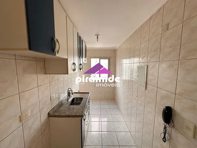 Apartamento 2 quartos e 1 banheiro, para alugar, no bairro Centro em São José dos Campos