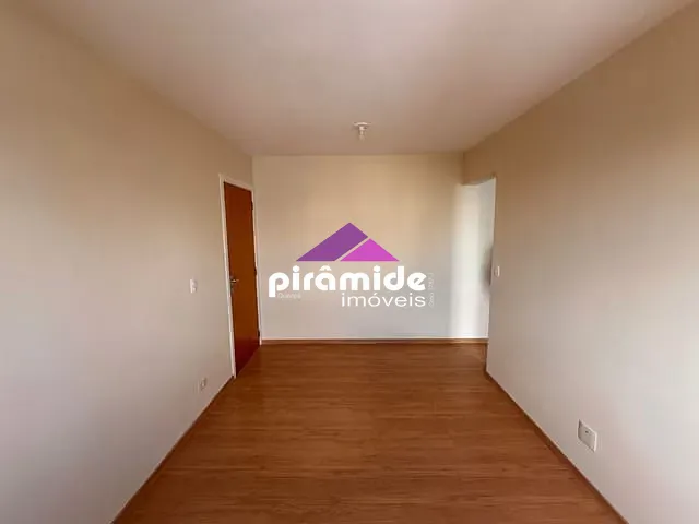 Apartamento 2 quartos e 1 banheiro, para alugar, no bairro Centro em São José dos Campos