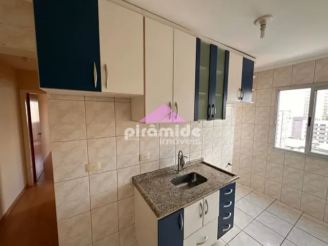 Apartamento 2 quartos e 1 banheiro, para alugar, no bairro Centro em São José dos Campos