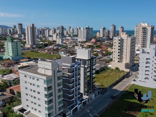 Apartamento com 92m², à venda, no bairro Balneário Pereque em Porto Belo