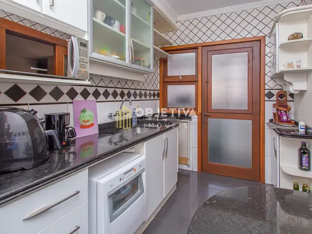 Apartamento 2 quartos e 2 banheiros, à venda, no bairro Santana em Porto Alegre
