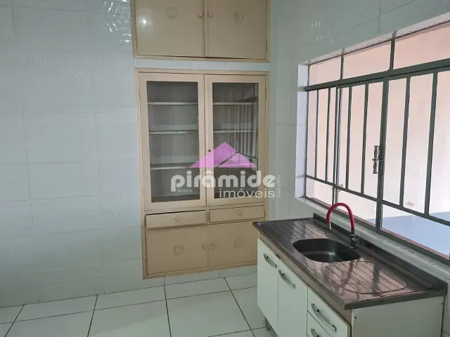 Apartamento 2 quartos e 2 banheiros, para alugar, no bairro Centro em São José dos Campos