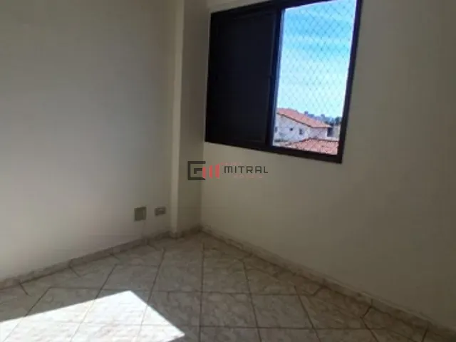 Apartamento 3 quartos e 2 banheiros, à venda, no bairro Jardim Roveri em Londrina