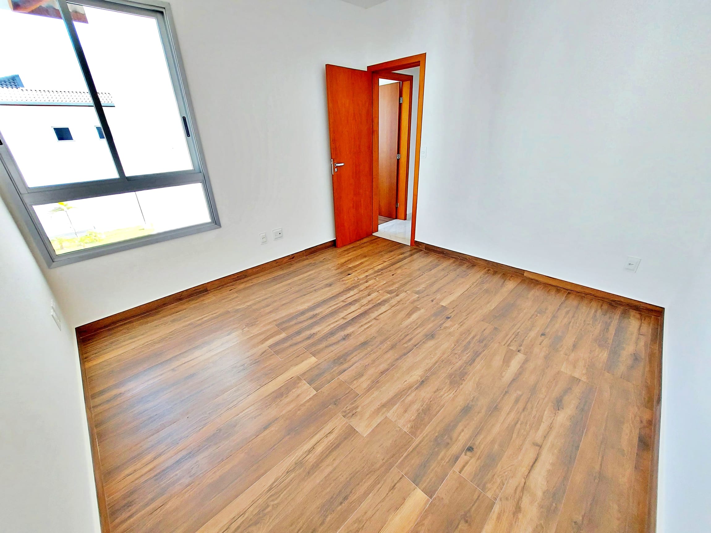 Casa em condomínio com 03 quartos á venda no Centro de Contagem