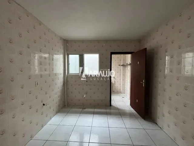 Apartamento 3 quartos e 1 banheiro, para alugar, no bairro Centro em Itajaí