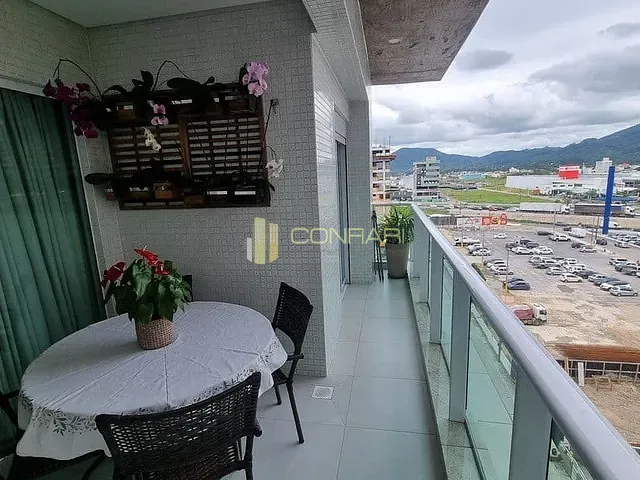 Apartamento com 142m² 3 quartos e 4 banheiros, à venda, no bairro Meia Praia em Itapema