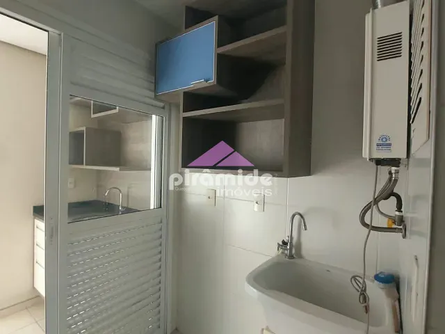 Apartamento 3 quartos e 2 banheiros, para alugar, no bairro Condomínio Royal Park em São José dos Campos