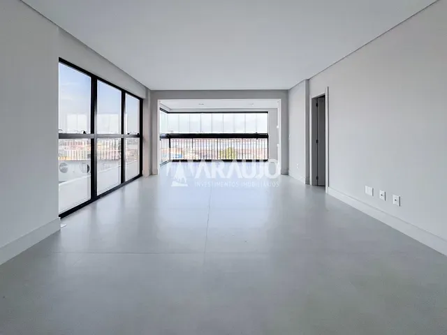 Apartamento com 389m² 4 quartos e 2 banheiros, à venda, no bairro Centro em Itajaí