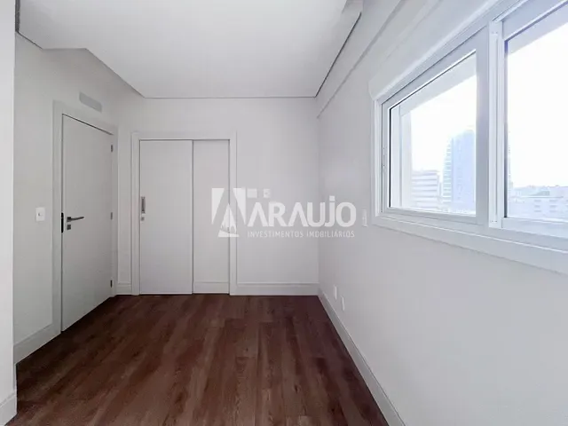 Apartamento com 389m² 4 quartos e 2 banheiros, à venda, no bairro Centro em Itajaí