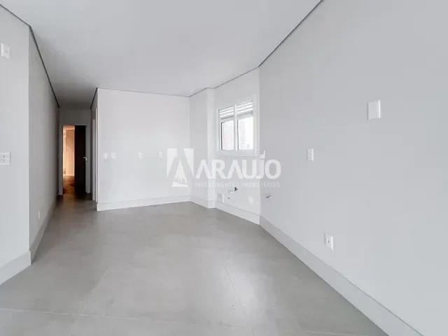 Apartamento com 389m² 4 quartos e 2 banheiros, à venda, no bairro Centro em Itajaí