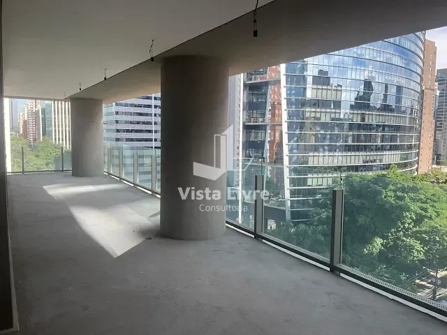 Apartamento com 335m² 4 quartos e 5 banheiros, à venda, no bairro Itaim Bibi em São Paulo