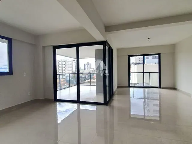 Apartamento com 313m² 4 quartos e 4 banheiros, à venda, no bairro Centro em Ponta Grossa