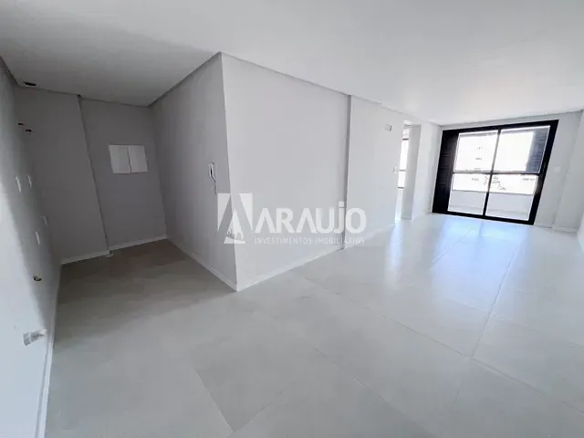 Apartamento 2 quartos e 2 banheiros, à venda, no bairro Vila Operária em Itajaí